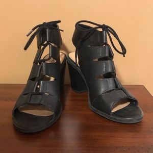Soda heels black faux leather lace up 8.5